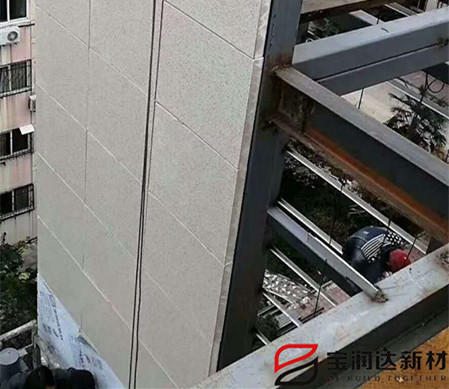 舊小區(qū)改造電梯選用寶潤達(dá)保溫裝飾一體板